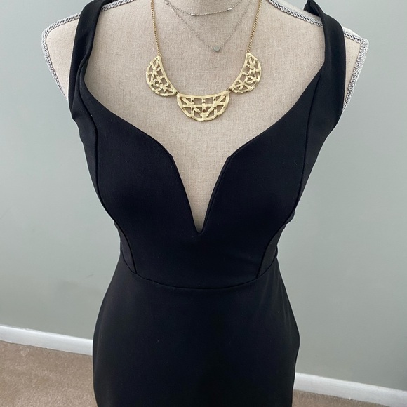 Express woman’s little black dress - Picture 2 of 6